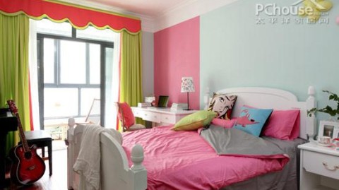 广州二手房猪肝红门太丑？别急着换！不拆不砸，5000元靠“墙面分色+灯光置换”，改出2026年爆火奶油中古风