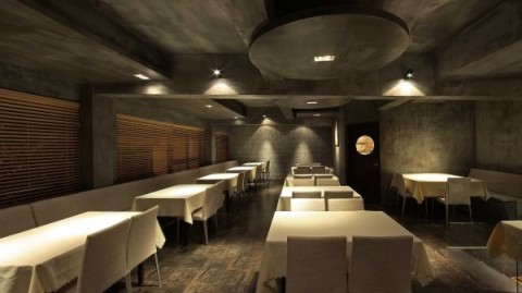 别再说设计好看就够了：餐饮空间室内设计，这三个维度决定九成翻台率